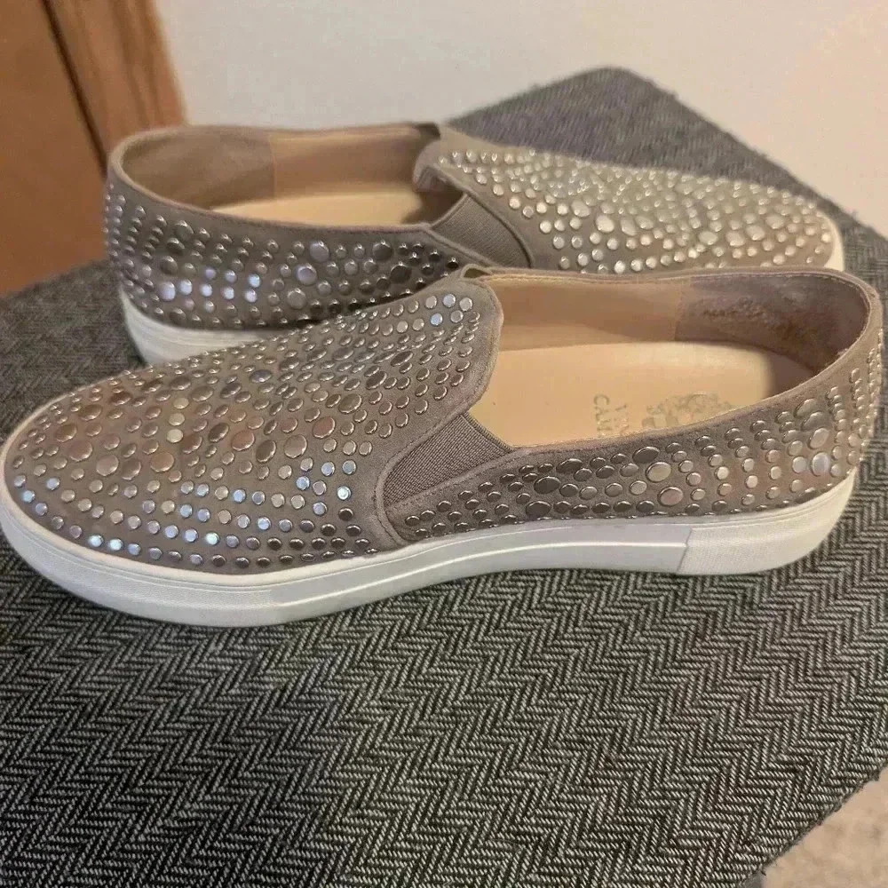 Vince Camuto Kindra Studded Platform Sneakers SZ 8.5